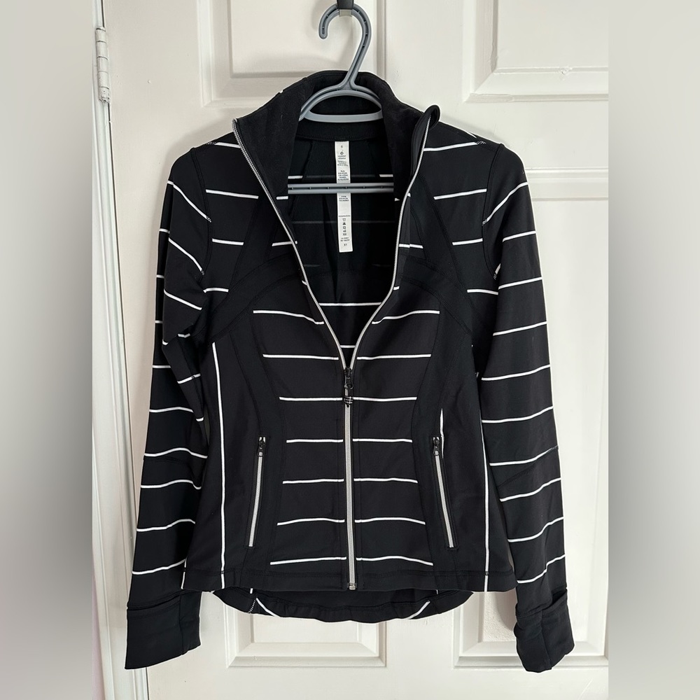 Lululemon Define Jacket - Picture 3 of 6